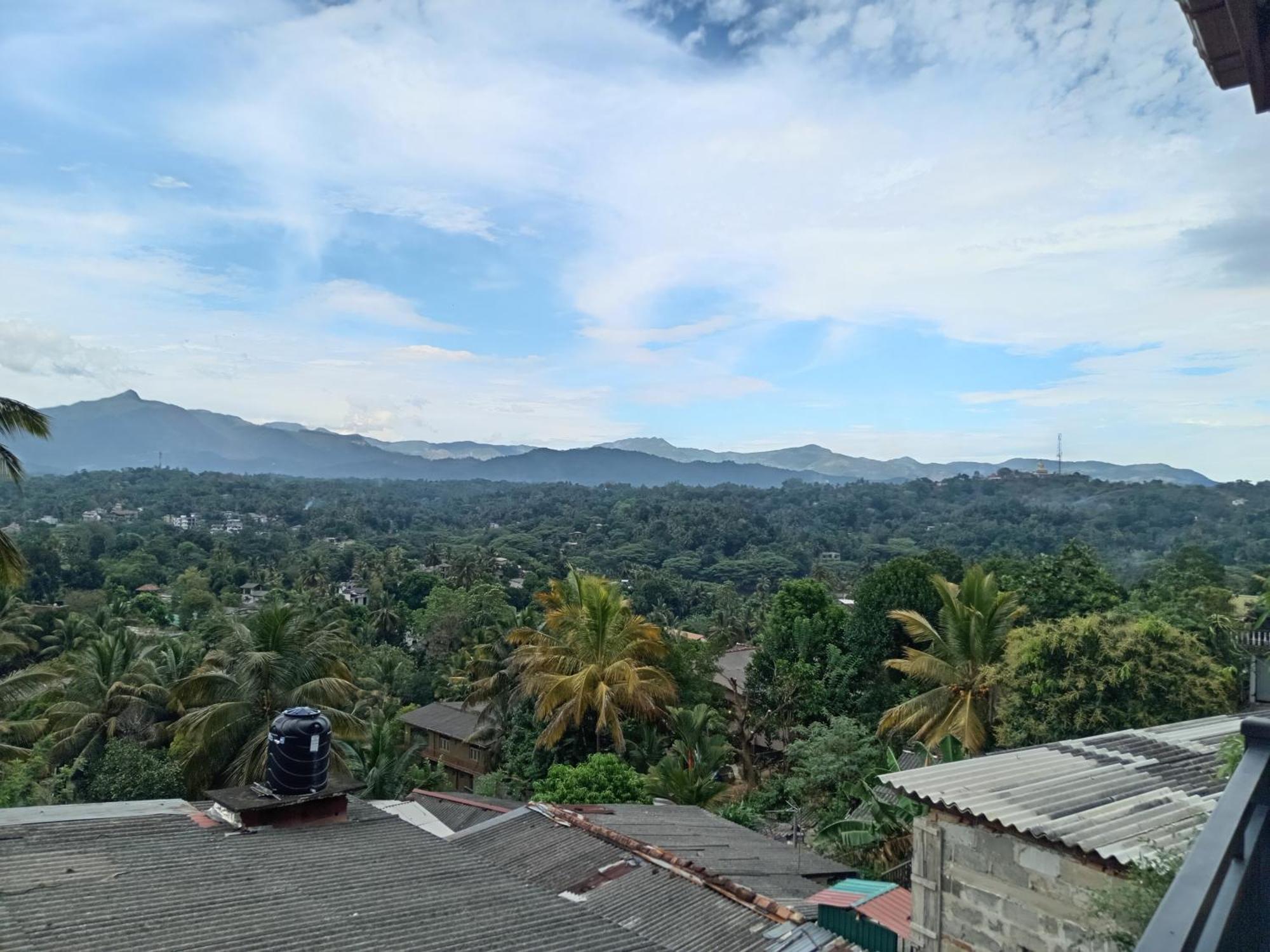 Dreamscape Home Stay Kandy Bagian luar foto