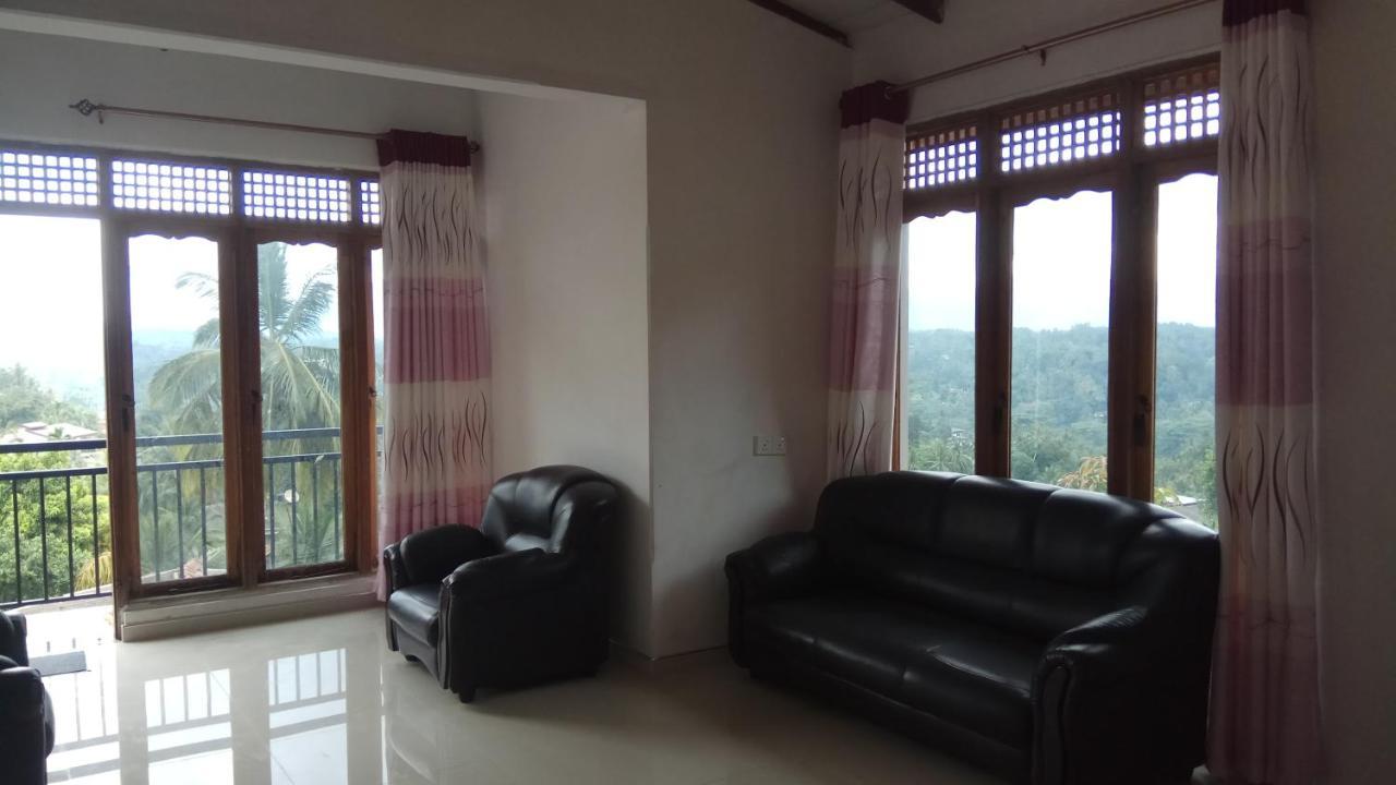 Dreamscape Home Stay Kandy Bagian luar foto