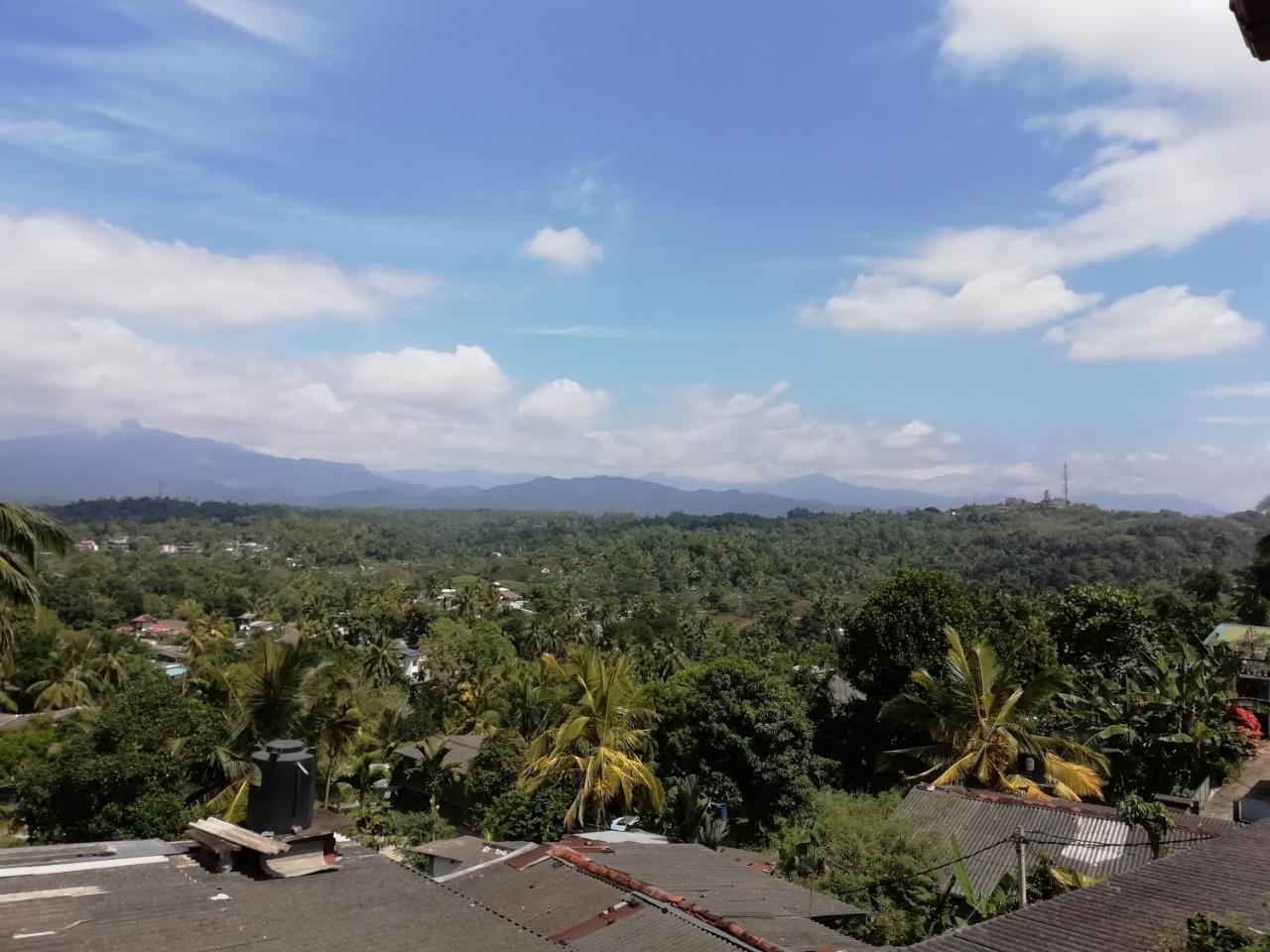 Dreamscape Home Stay Kandy Bagian luar foto